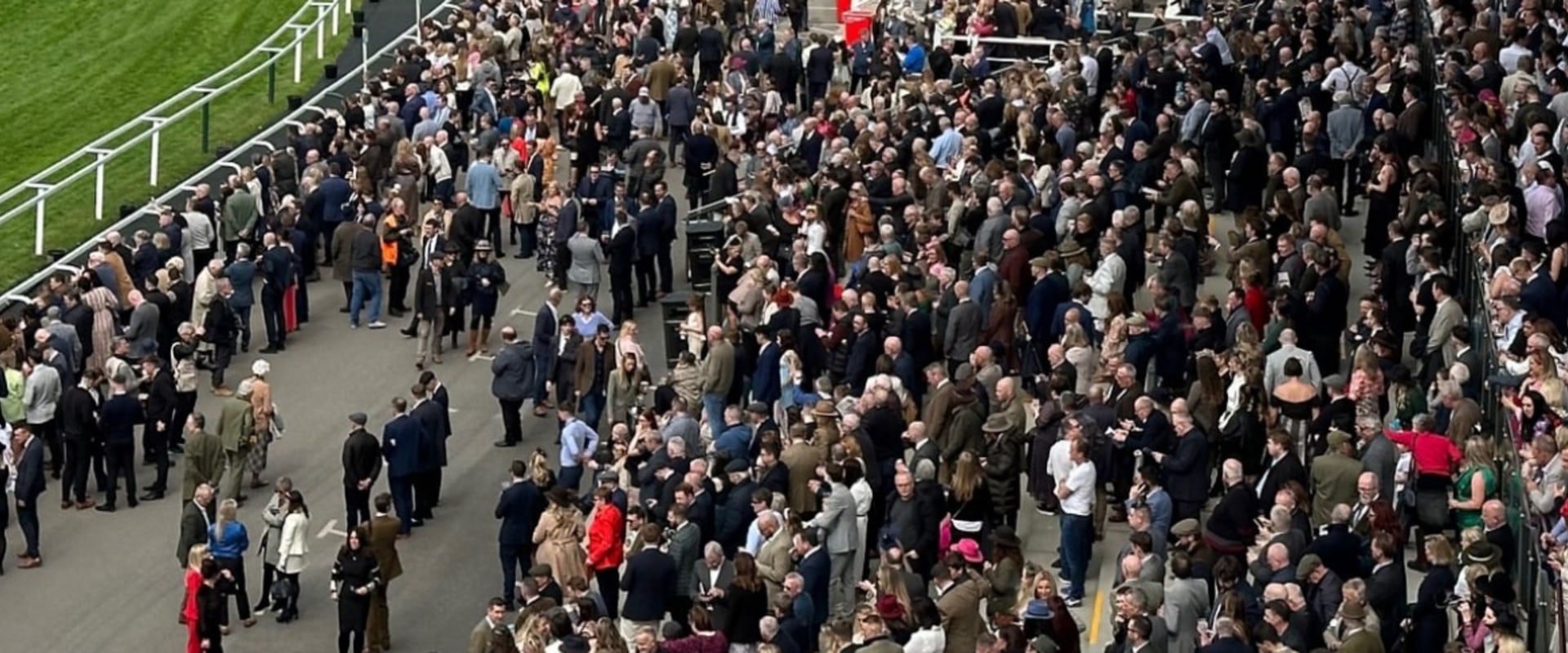 Discover the Excitement of Aintree Racecourse